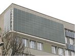 Panele fotowoltaiczne zainstalowane na fasadzie - Politechnika Warszawska, budynek Inżynierii Środowiska